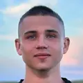 Данил из Луганска, мне 19, познакомлюсь для общения