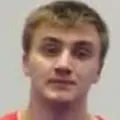 Я Иван, 20, из Златоуста, ищу знакомство для дружбы