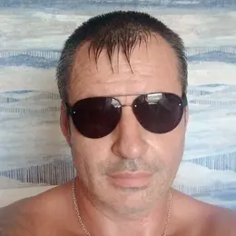Я Максим, 48, знакомлюсь для регулярного секса в Феодосии
