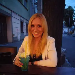 Валерия из Дегтярска, мне 27, познакомлюсь для виртуального секса