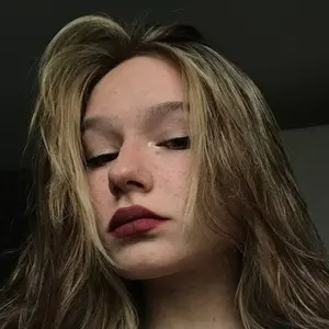 Я Юлия, 18, из Екатеринбурга, ищу знакомство для без обязательств