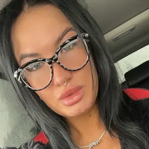 Я Милана, 28, из Санкт-Петербурга, ищу знакомство для совместных путешествий