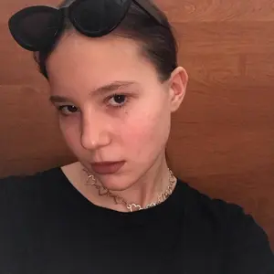 Я Элеонора, 21, знакомлюсь для виртуального секса в Новосибирске