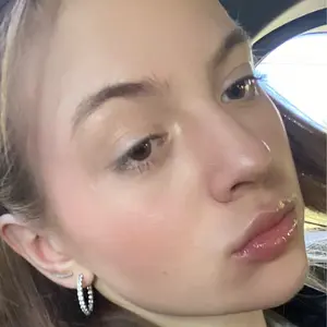 Я Виктория, 18, знакомлюсь для общения в Москве
