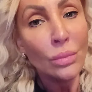 Я Катерина, 42, знакомлюсь для без обязательств в Санкт-Петербурге