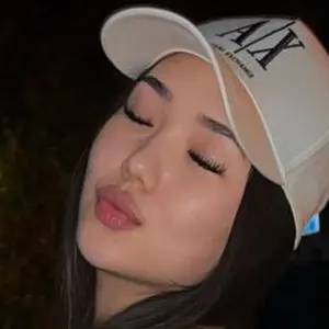 Я Adel, 23, знакомлюсь на одну ночь в Караганде