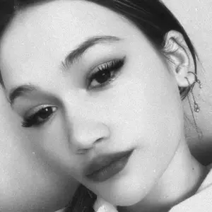 Я Ангеліна, 21, знакомлюсь для открытые отношения в Чернигове