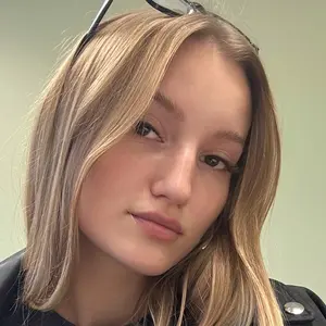 Olya из Минска, мне 18, познакомлюсь для дружбы