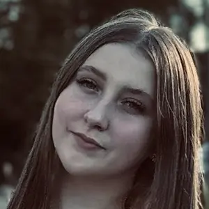 Регина из Киева, мне 20, познакомлюсь для вирта
