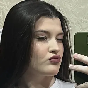 Полина из Минска, ищу на сайте общение