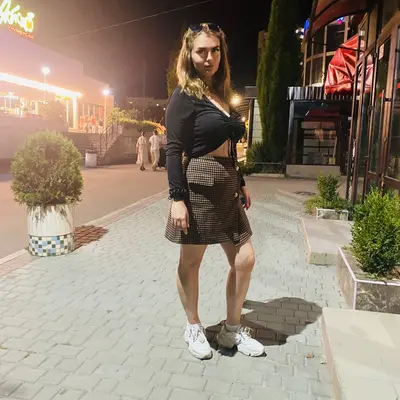 Дарина из Севастополя, ищу на сайте регулярный секс