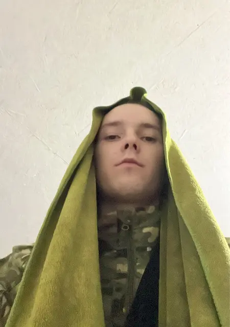 Я Александр, 21, из Луганска, ищу знакомство для постоянных отношений
