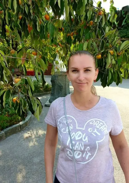 Soy Yulia, 41 años de Madrid, busco conocer gente