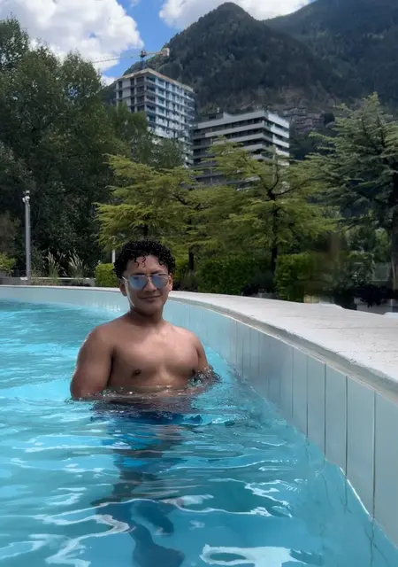 Soy Santiago, 32 años de Barcelona, busco conocer gente para relación a largo plazo