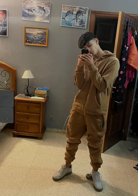 Alejandro из Пальмы, мне 20, познакомлюсь без обязательств