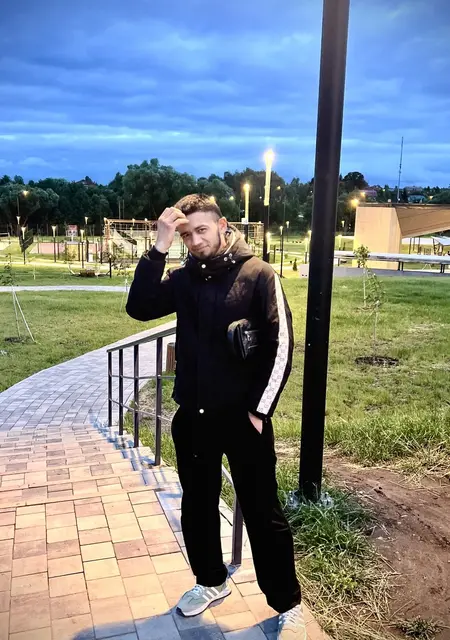 Jamol из Нью-йорка, мне 23, познакомлюсь на одну ночь