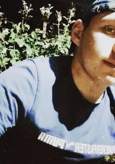 Богдан из Апостолова, мне 24, познакомлюсь на одну ночь