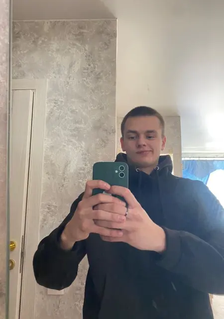 Макс из Винницы, мне 23, познакомлюсь на одну ночь