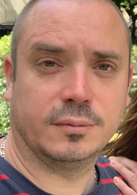 Soy Nay, 43 años de Alicante, busco conocer gente para relación sin ataduras