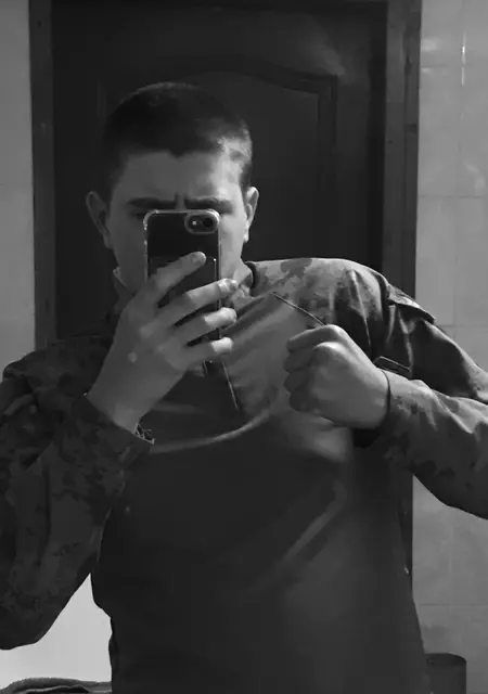 Я Алексей, 21 років з Ровенек, шукаю знайомства без зобов'язань