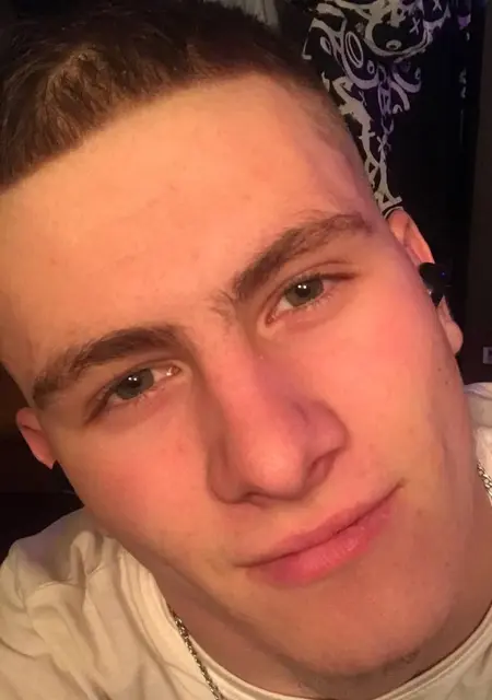 Я Radion, 21 років з Черкас, шукаю знайомства без зобов'язань