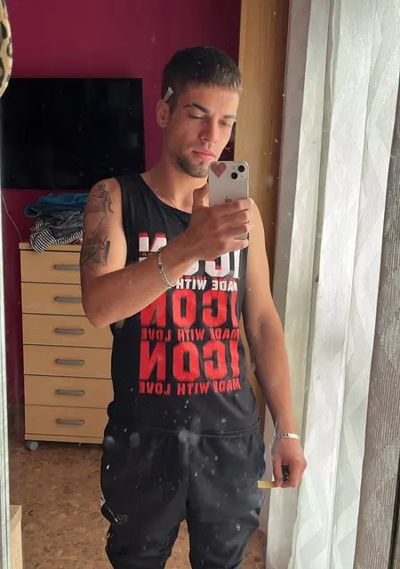 David de Torrente, tengo 26 años, listo para conocer para viaje