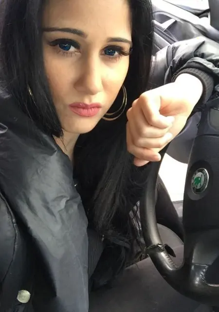Я Angela, 31, из Праги, ищу знакомство