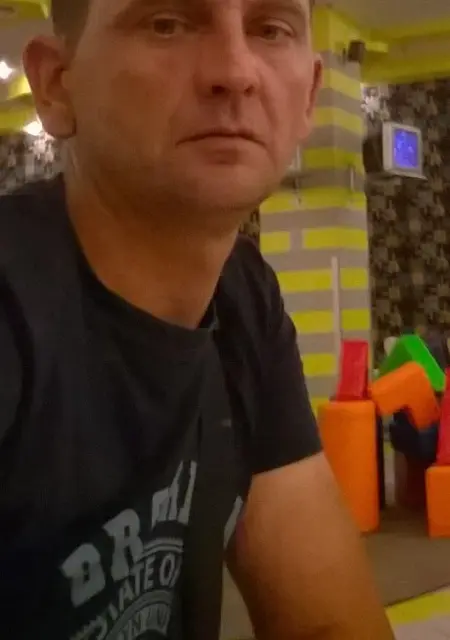 Я Роман, 47, из Козельца, ищу знакомство для приятного времяпровождения