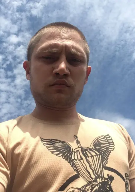 Я Денис, 26 років, знайомлюсь без зобов'язань у Новомосковськ