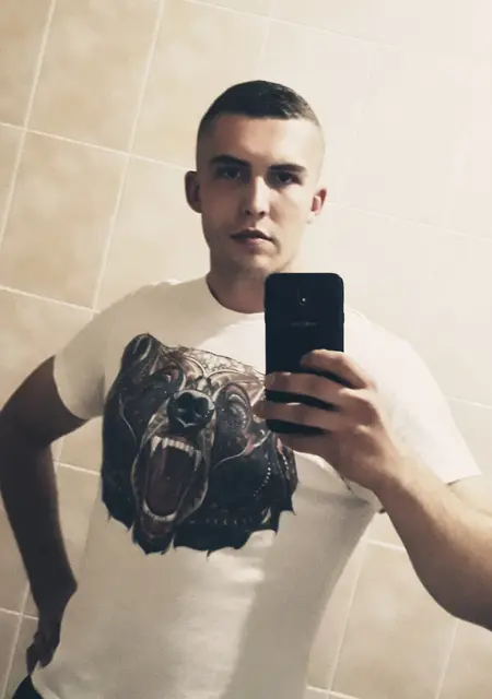 Я Кирилл, 29, из Бобруйска, ищу знакомства без обязательств