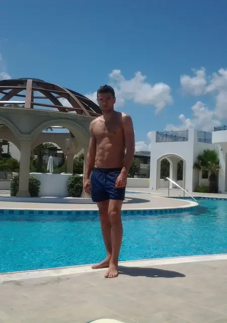 Я Дмитрий, 37, из Луцка, ищу знакомства без обязательств