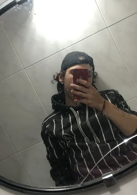 Soy Angy, 21 años de Berga, busco conocer gente para chatear