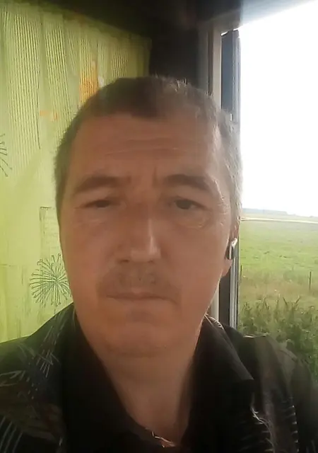 Сергеи из Каменца, мне 45, познакомлюсь на одну ночь