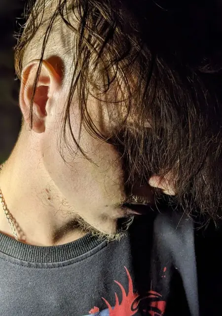 Я Слава, 21 років, знайомлюсь без зобов'язань у Ровеньках