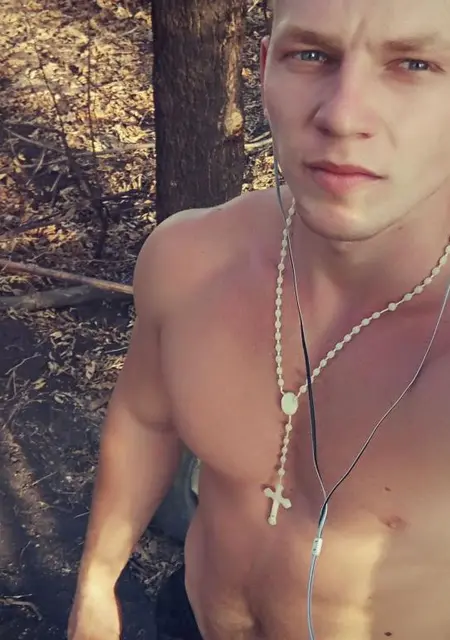 Я Дима, 30, из Купянска, ищу знакомства без обязательств