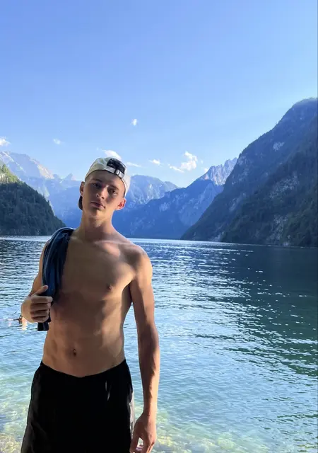 Ярик из Житомира, ищу на сайте дружбу