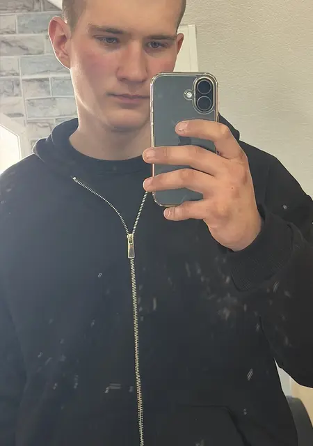 Я Максим, 18, из Берлина, ищу знакомство для общения