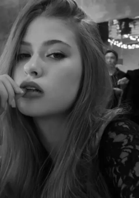 Я Вероника, 22, из Берлина, ищу знакомство для постоянных отношений