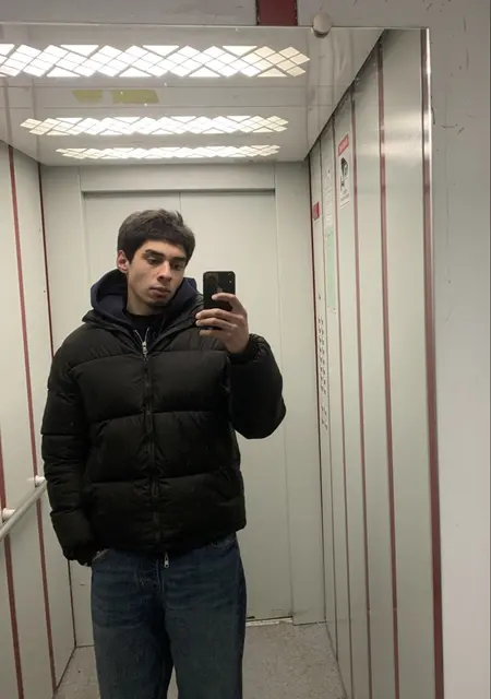 Я Мурад, 19, из Праги, ищу знакомства без обязательств