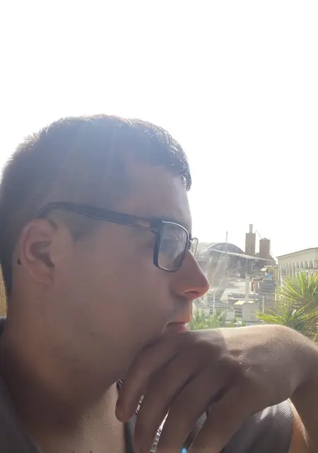 David из Мариньяиш, ищу на сайте знакомства на одну ночь