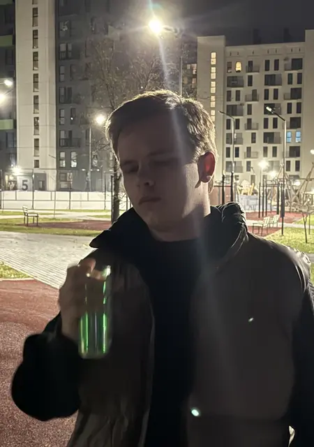 Авдей из Франкфурта-на-майне, мне 21, познакомлюсь для приятного времяпровождения