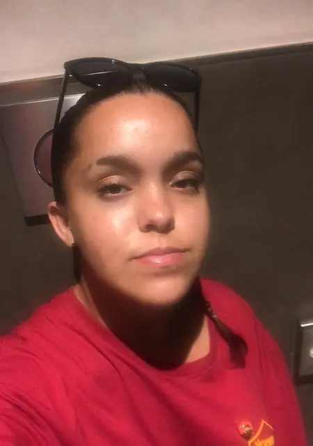 Soy Paula, 19 años, conociéndome para relación sin ataduras en Paterna