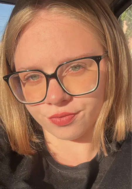 Ariadna de Salt, tengo 19 años, lista para conocer para relación sin ataduras