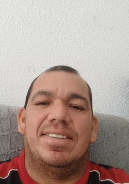 Soy Victor, 48 años, conociéndome para relación abierta en Huelva