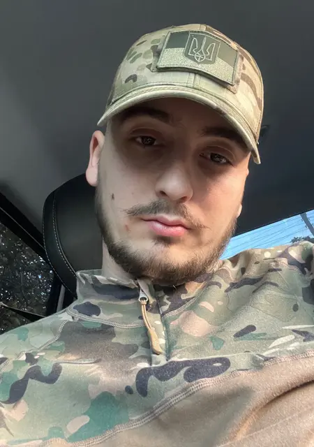 Я Артем, 26 років з Золочів, шукаю знайомство для спілкування