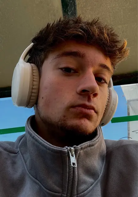 Javier из Сарагосы, ищу на сайте приятное времяпровождение