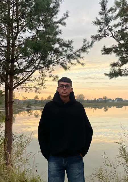 Я Іван, 18 років, знайомлюсь без зобов'язань у Хороле