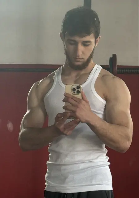 Я Саид, 20, из Энсхеде, ищу знакомство для открытые отношения