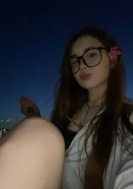 Ксюшка из Стокгольма, мне 19, познакомлюсь для постоянных отношений