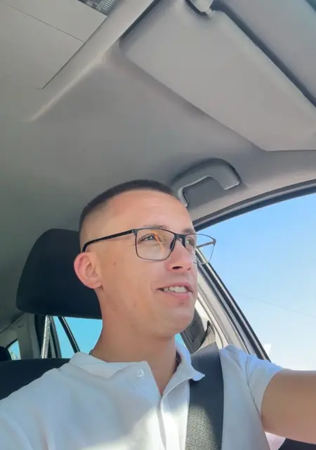 Andrii з Золочів, мені 31 років, познайомлюсь без зобов'язань